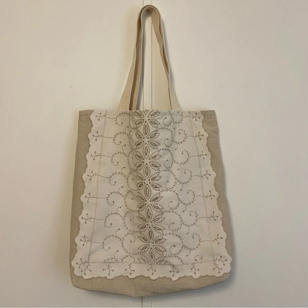 Beige and Cream Vintage Embroidered Linens Tote Bag - Picture 6 of 10